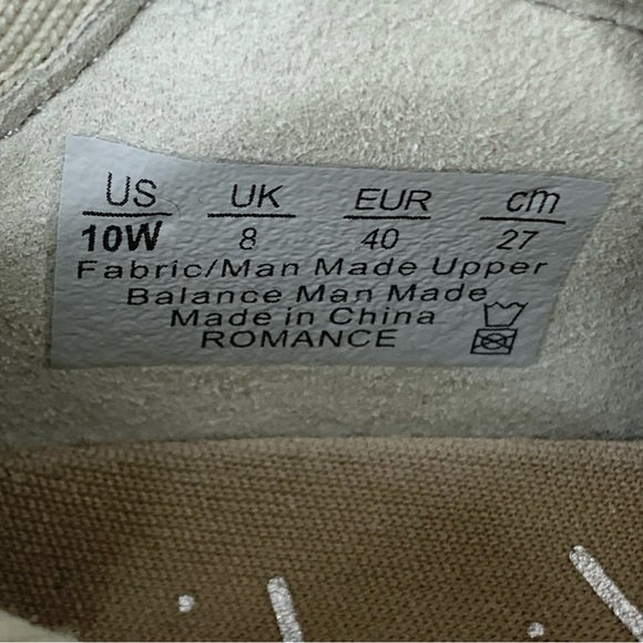 Bzees LIKE NEW Women's Romance Booties Hi-Top Cream/Gold Knit Sneaker - Size 10W - Picture 15 of 15